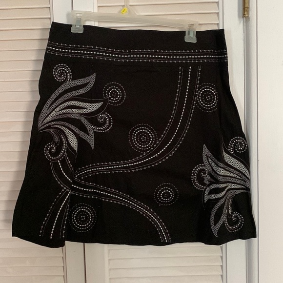 Soulmates Black Embroidered Skirt - Picture 1 of 2